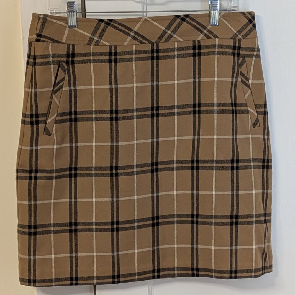 Camel Lauren Scott Classic skirt, black and white plaid with pockets!
